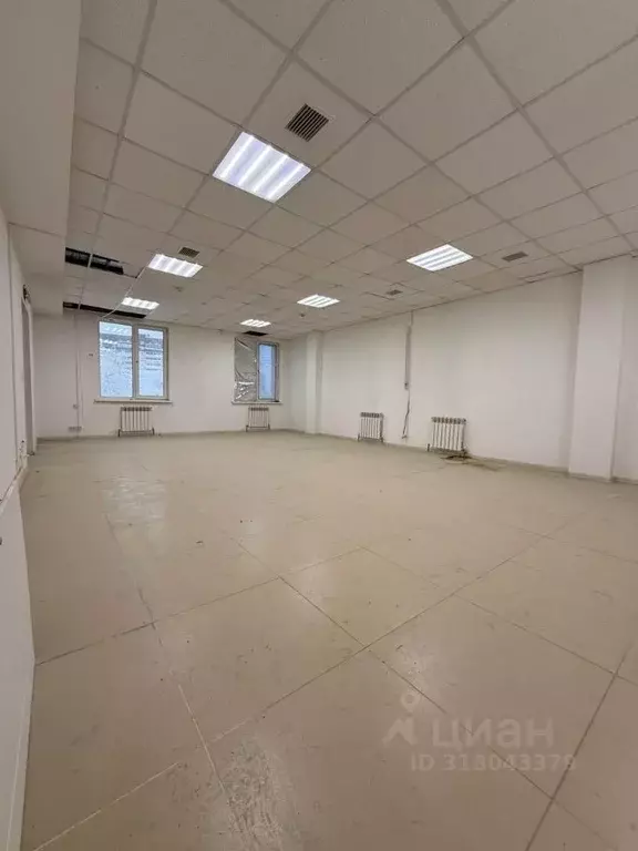 Помещение свободного назначения в Саха (Якутия), Якутск ул. Клары ... - Фото 1
