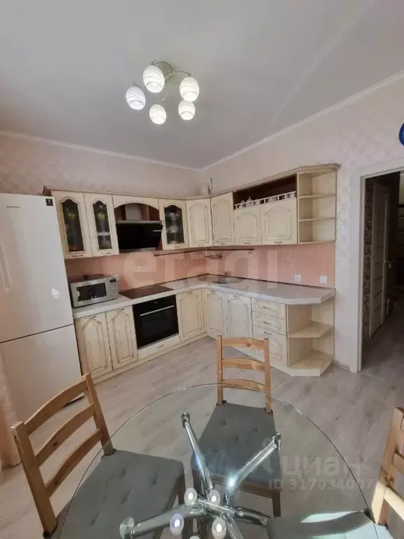 2-к кв. Белгородская область, Старый Оскол Степной мкр, 10 (63.9 м) - Фото 0