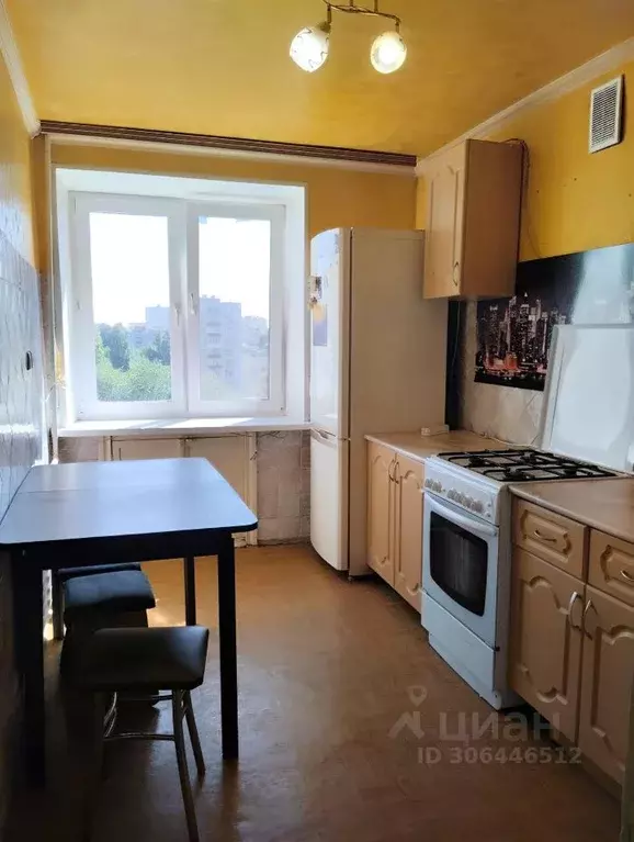 3-к кв. Саратовская область, Энгельс ул. Тельмана, 6 (64.0 м) - Фото 0