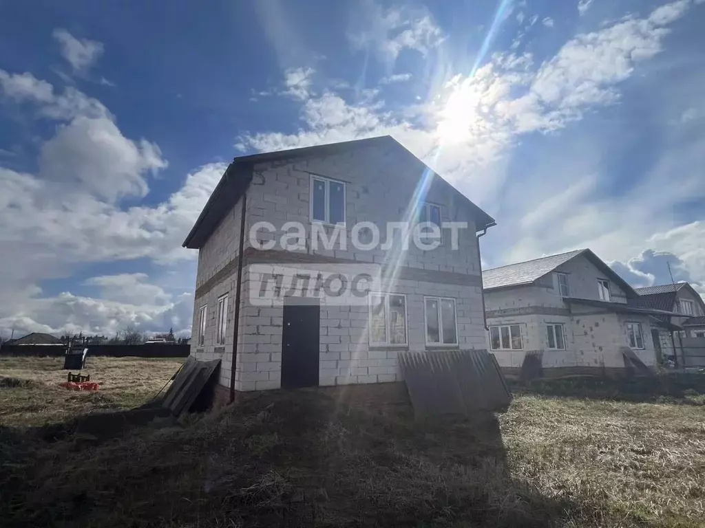 Дом в Курская область, Курчатовский район, Дичнянский сельсовет, д. ... - Фото 1