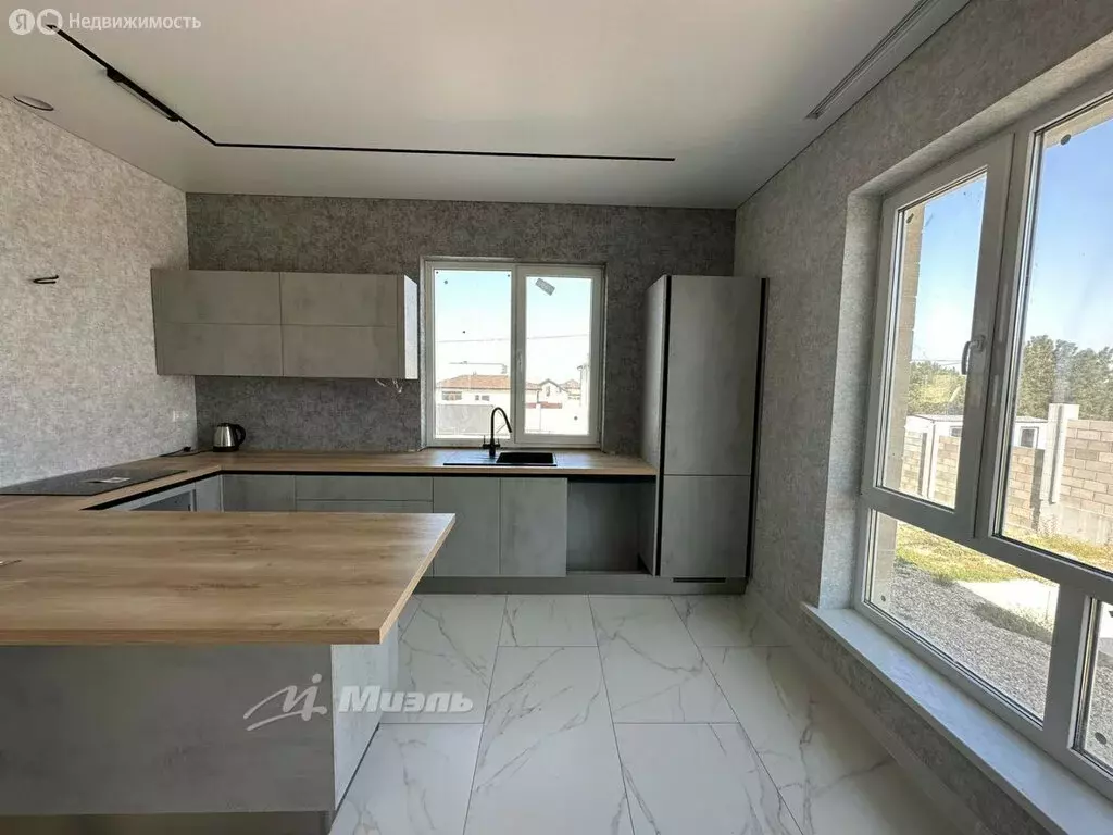 Дом в Севастополь, улица Генерала Богдановича, 8 (315 м) - Фото 0