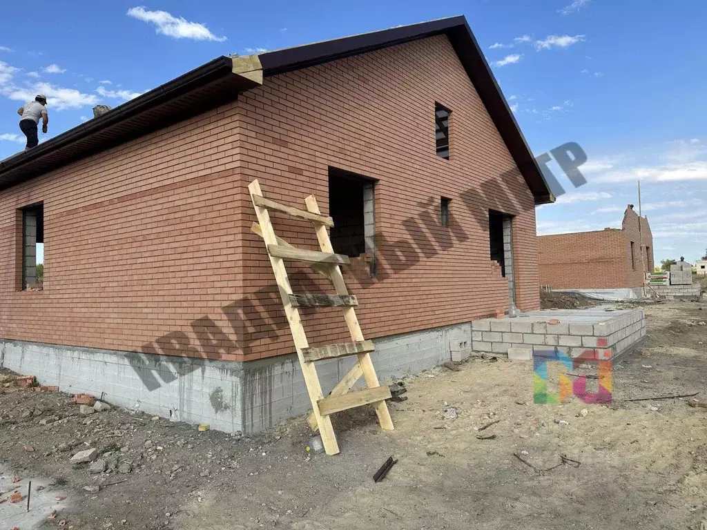 Дом в Калмыкия, Элиста Восточная промзона тер., проезд 5-й, 13 (110 м) - Фото 1