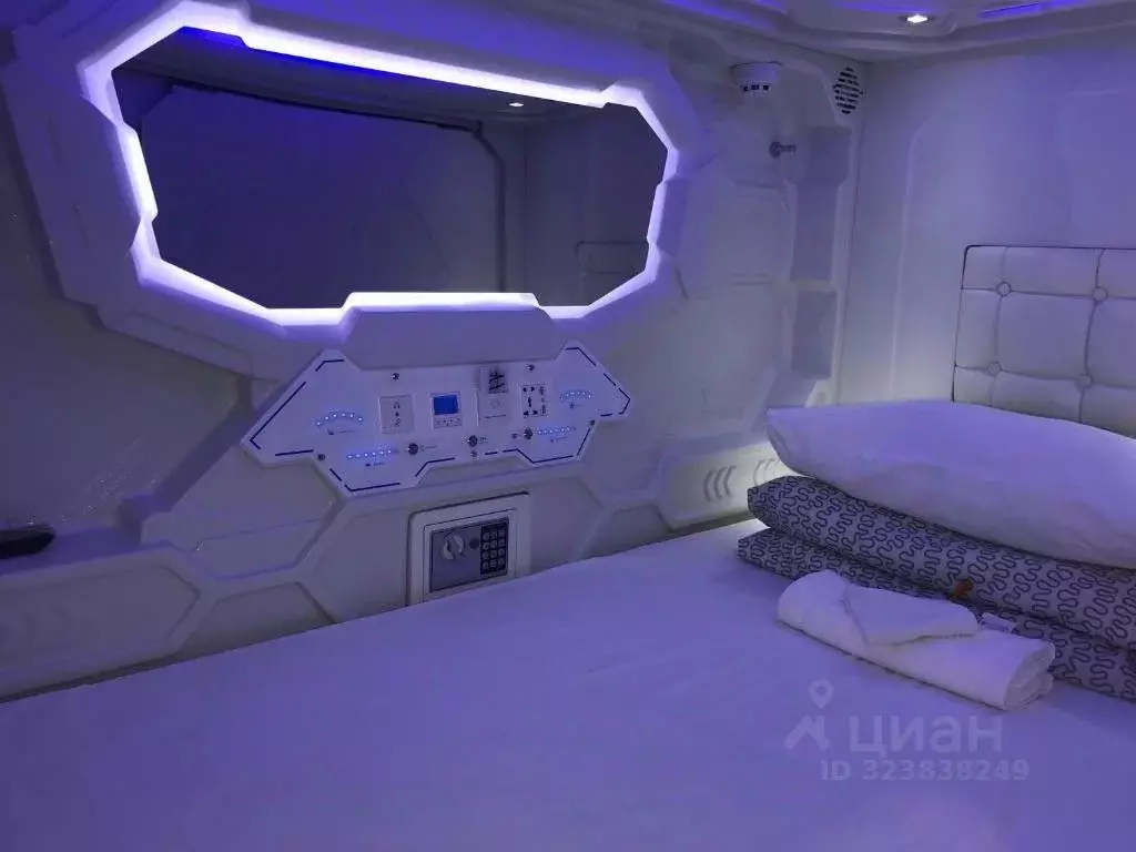 Комната Свердловская область, Екатеринбург ул. Свердлова, 27 (2.0 м) - Фото 1