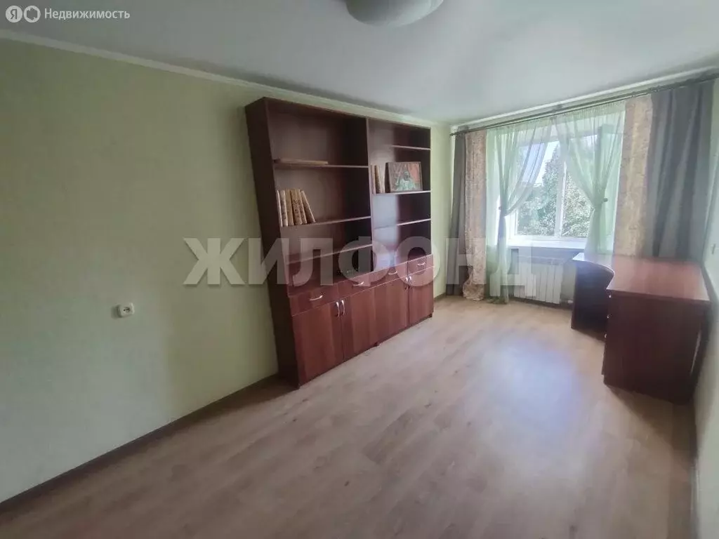 3-комнатная квартира: Барнаул, улица Георгия Исакова, 172 (61.8 м) - Фото 1