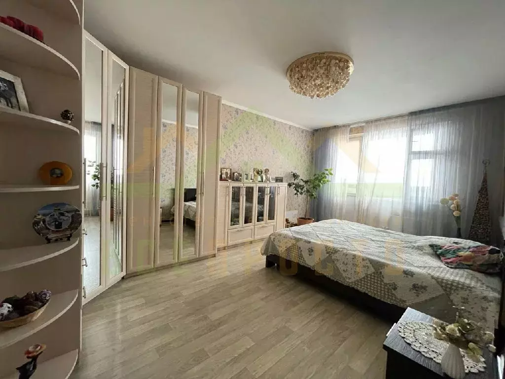 Продается 3-комнатная квартира - Фото 1