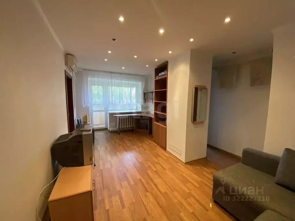 2-к кв. Тюменская область, Тюмень ул. Мельникайте, 78 (44.0 м) - Фото 1