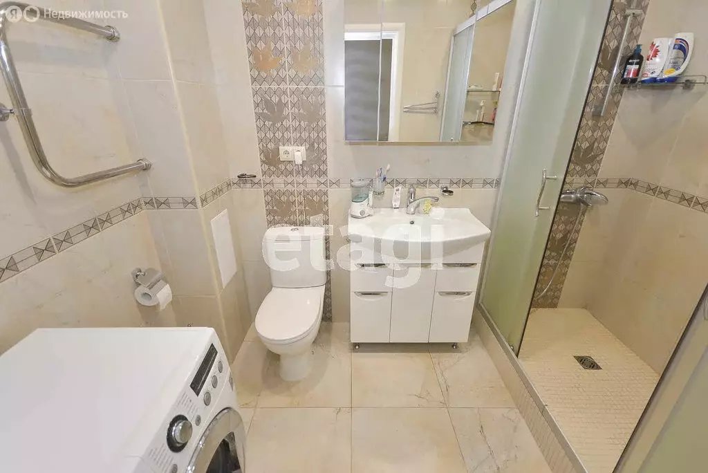 2-комнатная квартира: Тюмень, улица Льва Толстого, 64 (59.4 м) - Фото 1