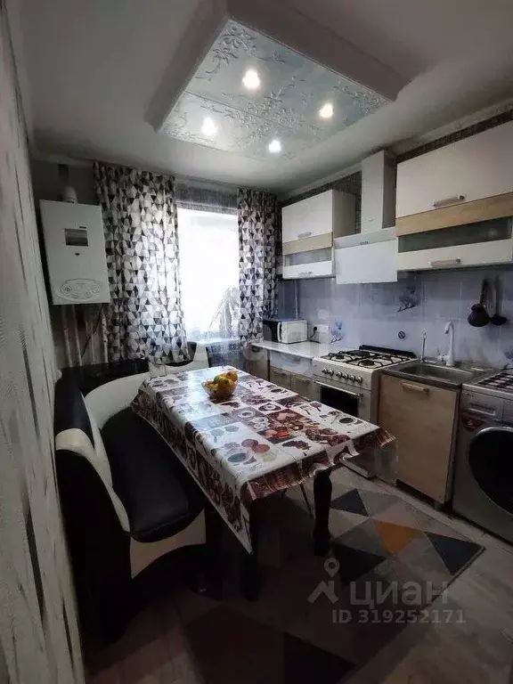3-к кв. Крым, Советский пгт ул. Вити Коробкова (43.0 м) - Фото 1