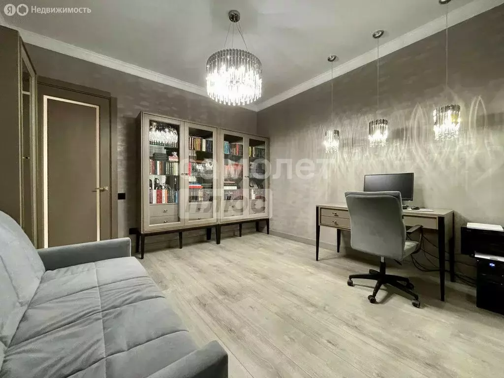 4-комнатная квартира: Смоленск, улица Дохтурова, 7 (145 м) - Фото 1