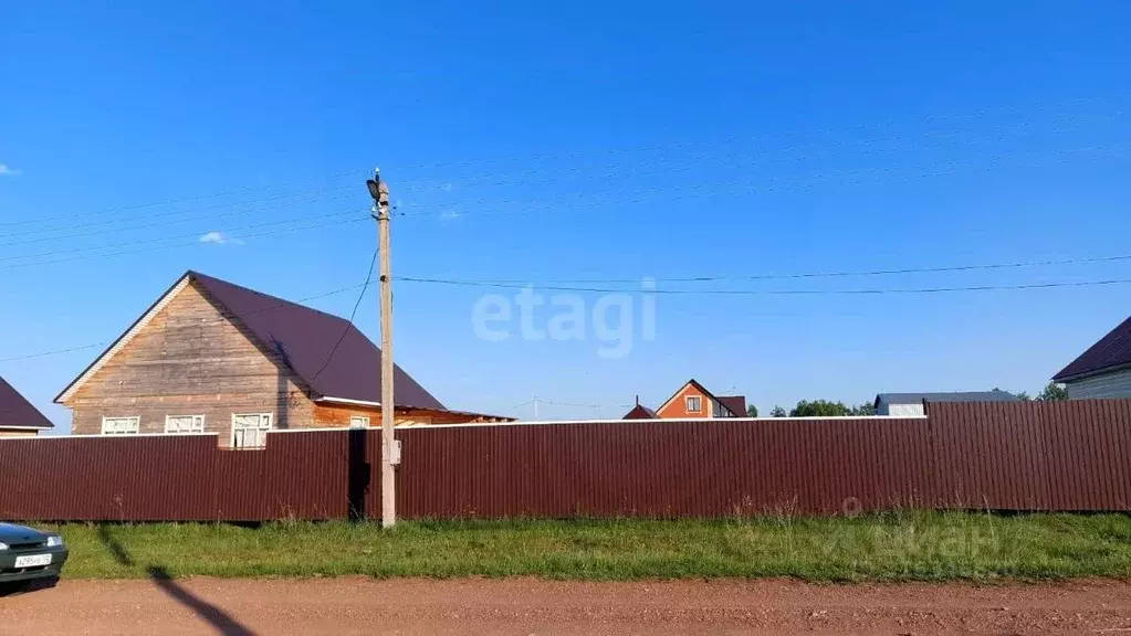 Дом в Башкортостан, Стерлибашевский сельсовет, с. Стерлибашево ул. ... - Фото 0