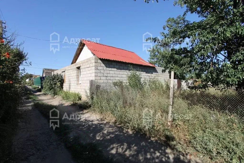 Дом в Волгоградская область, Волгоград ул. имени Менделеева (90 м) - Фото 0