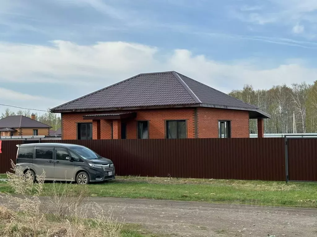 Дом в Омская область, Омский район, с. Усть-Заостровка, Радужный мкр  ... - Фото 0
