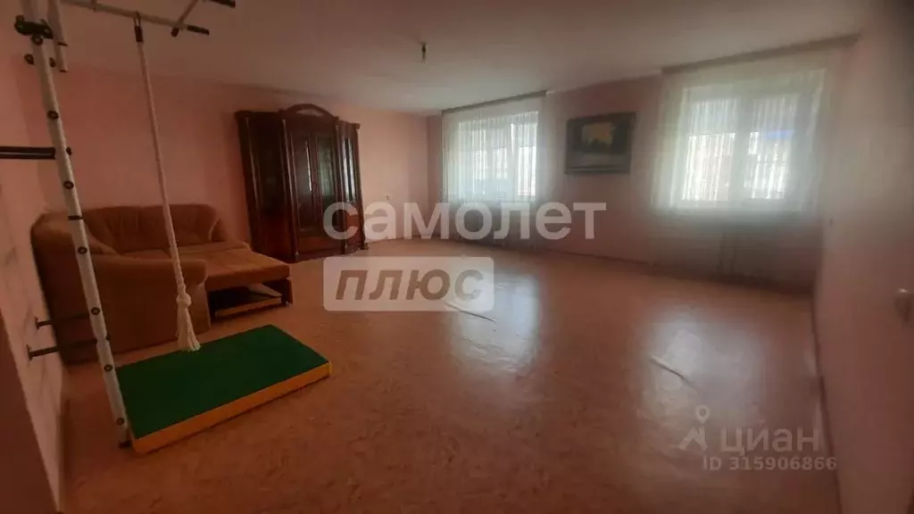 3-к кв. Самарская область, Сызрань Пензенская ул., 39 (90.0 м) - Фото 0