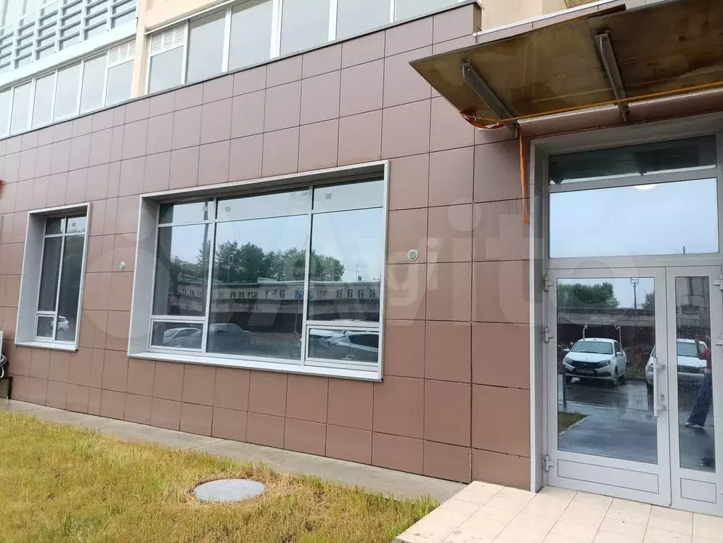 Продам торговое помещение, 95 м - Фото 1