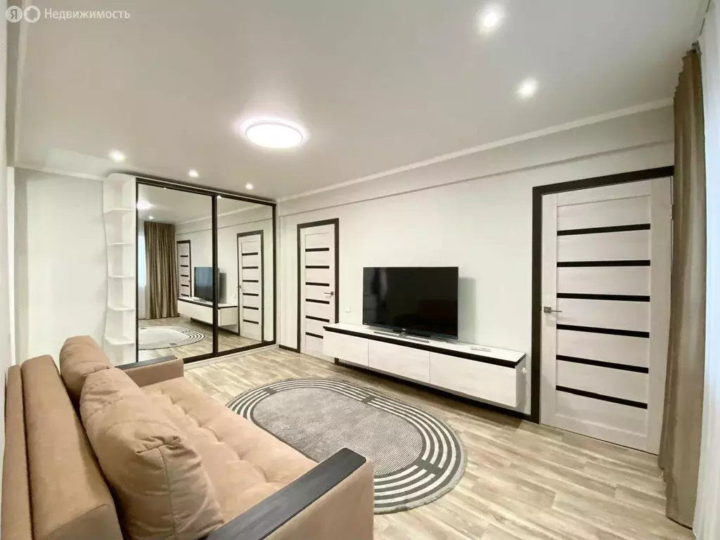 3-комнатная квартира: Астрахань, улица Софьи Перовской, 107А (49.5 м) - Фото 1