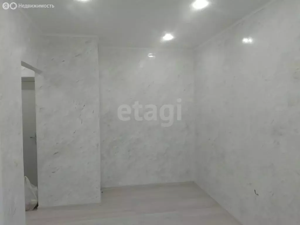 2-комнатная квартира: Краснодар, улица Западный Обход, 45к4 (27.8 м) - Фото 0