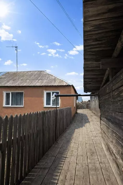 Дом в Омская область, Тарский район, с. Екатерининское  (65 м) - Фото 1