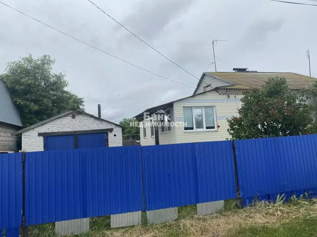 Дом в Саратовская область, Духовницкий район, Новозахаркинское ... - Фото 1