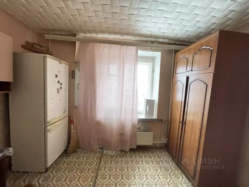 Комната Нижегородская область, Дзержинск ул. Петрищева, 6 (13.0 м) - Фото 1