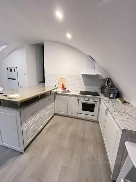 3-к кв. Астраханская область, Астрахань Тихий пер., 1 (90.0 м) - Фото 1