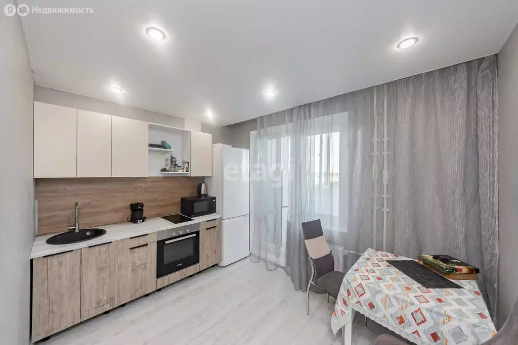 1-комнатная квартира: Тюмень, улица Монтажников, 38 (38 м) - Фото 2