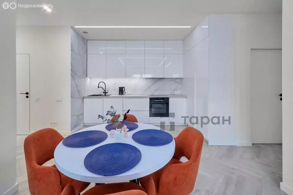 3-комнатная квартира: Челябинск, улица Академика Макеева, 24 (91 м) - Фото 2