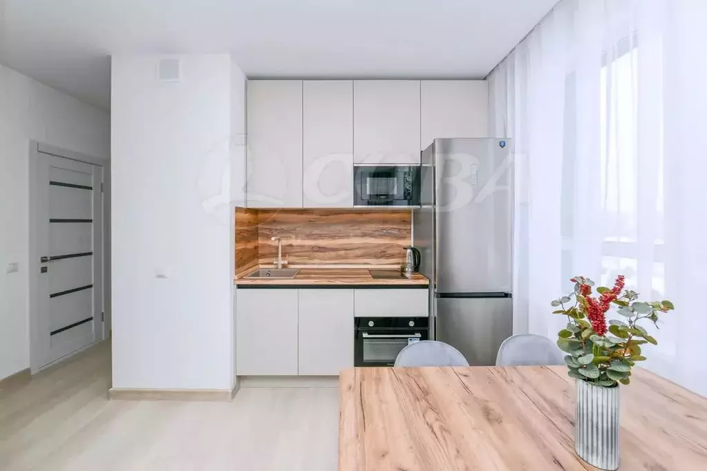 2-к кв. Тюменская область, Тюмень ул. Заполярная, 3к1 (53.0 м) - Фото 1