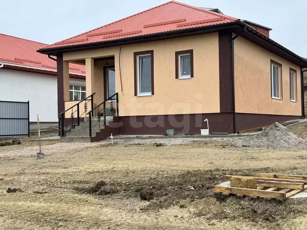 Дом в Крым, Симферопольский район, с. Доброе ул. Тынчлык (100 м) - Фото 2