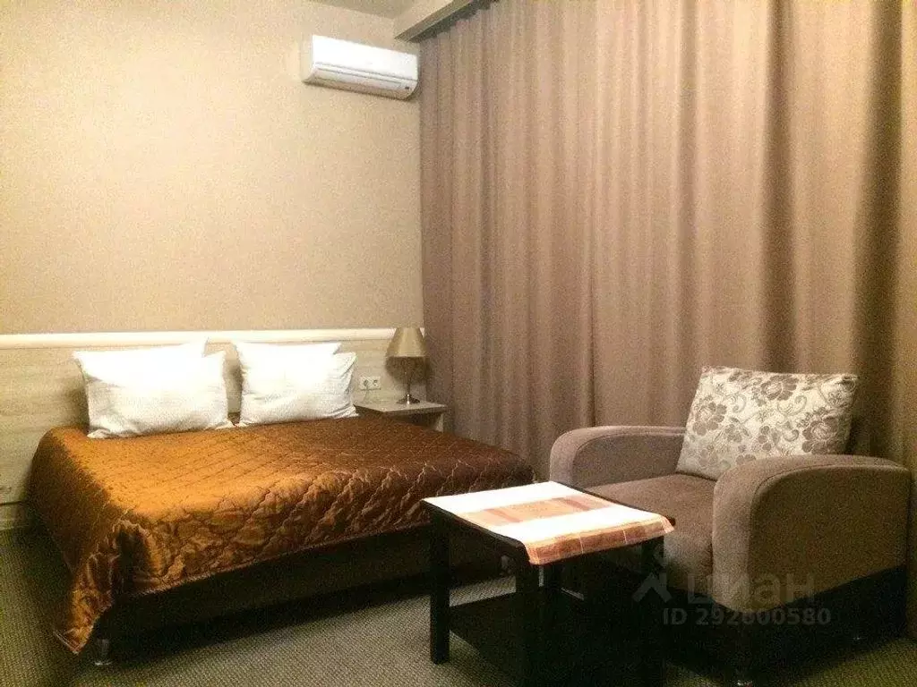 Комната Омская область, Омск ул. Масленникова, 26 - Фото 1