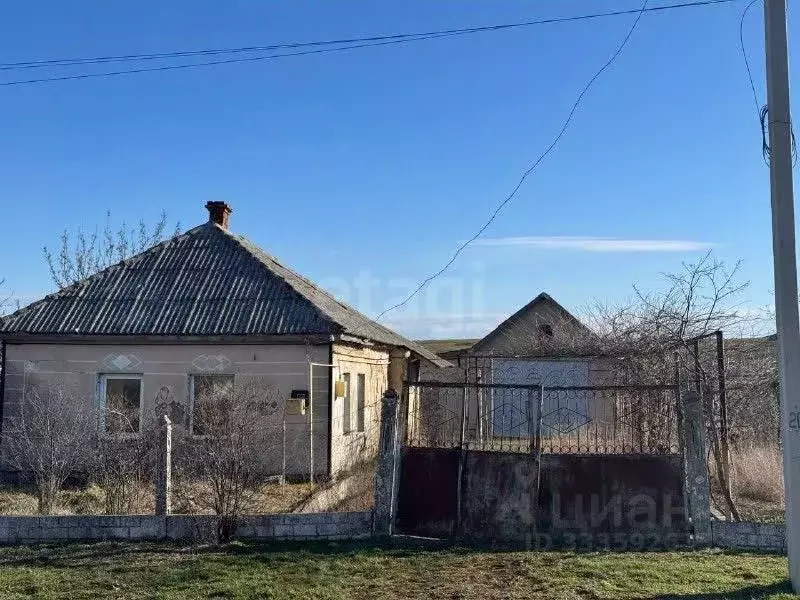 Дом в Крым, Ленинский район, с. Ильичево ул. Школьная, 44 (68 м) - Фото 1