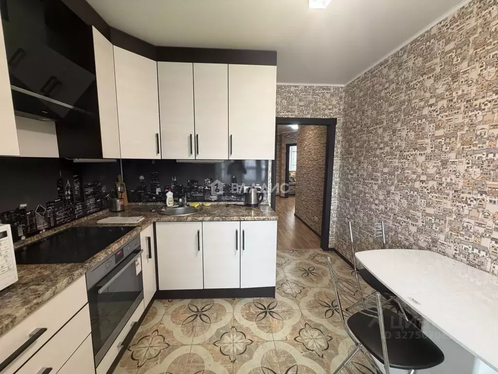 2-к кв. Белгородская область, Белгород Вокзальная ул., 26А (77.0 м) - Фото 2