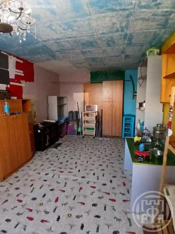 1к в 8-комнатной квартире (18 м) - Фото 0