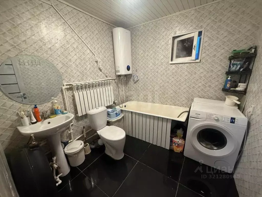 Дом в Саха (Якутия), Якутск ул. Есенина, 8/8 (47 м) - Фото 1