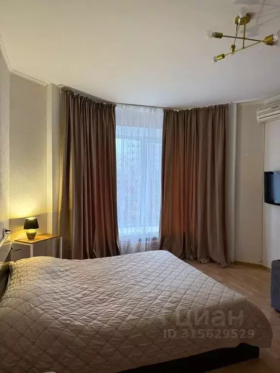 1-к кв. Оренбургская область, Оренбург Салмышская ул., 11/1 (45.0 м) - Фото 1