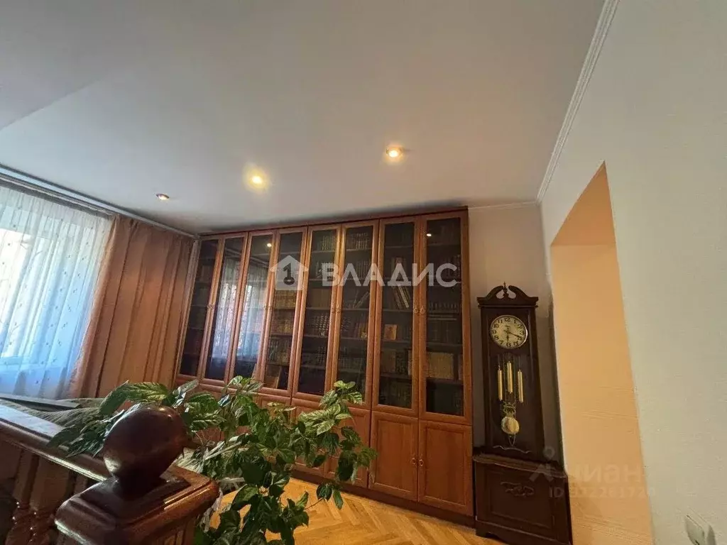 4-к кв. Бурятия, Улан-Удэ ул. Цивилева, 50 (243.8 м) - Фото 1