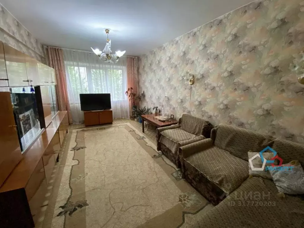 3-к кв. Омская область, Омск ул. 3-я Молодежная, 52 (63.2 м) - Фото 0