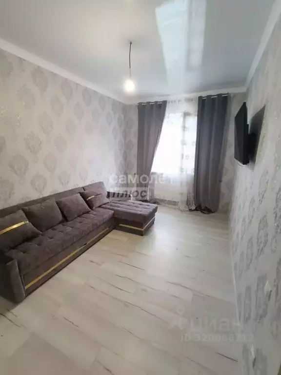 2-к кв. Кабардино-Балкария, Нальчик ул. Солнечная, 8к2 (60.0 м) - Фото 0