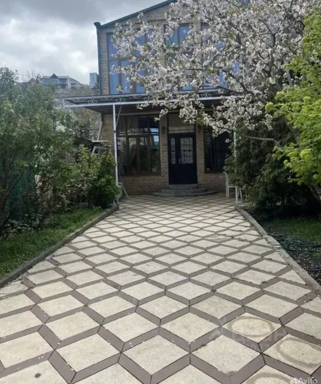 Дом в Дагестан, Махачкала ул. Эрлиха, 110 (200 м) - Фото 0
