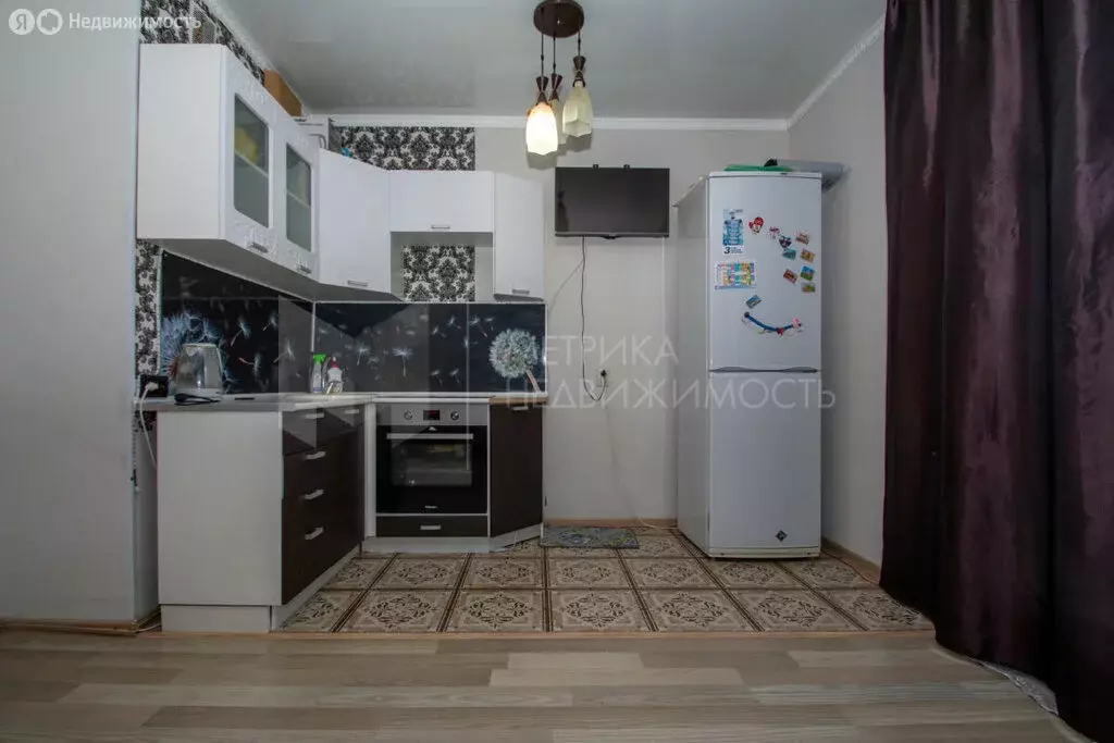 Квартира-студия: Тюмень, улица Беляева, 33к1 (27.8 м) - Фото 1