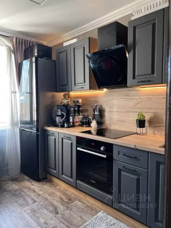 2-к кв. Тюменская область, Тюмень ул. Газовиков, 8 (54.1 м) - Фото 1