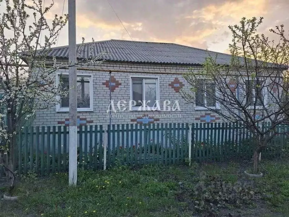 Дом в Белгородская область, Старооскольский городской округ, с. ... - Фото 1