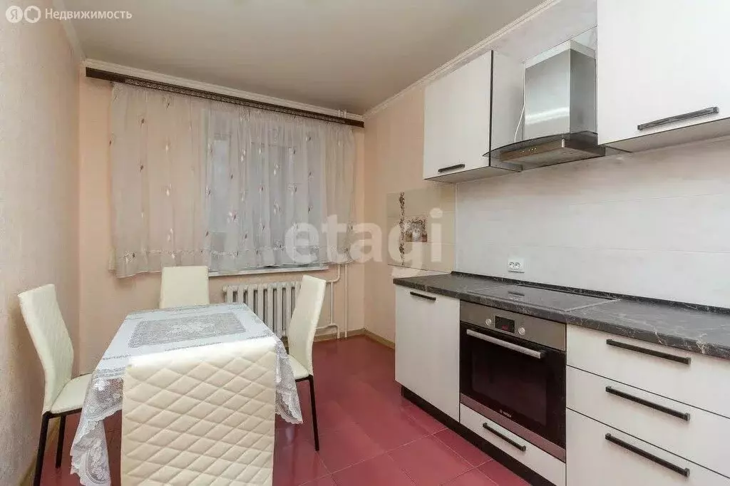 3-комнатная квартира: Тюмень, улица Карла Маркса, 8 (79.4 м) - Фото 2