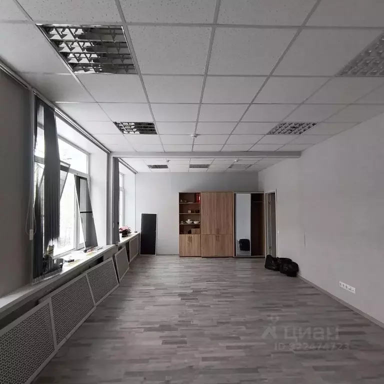 Помещение свободного назначения в Ленинградская область, Гатчина ул. ... - Фото 1