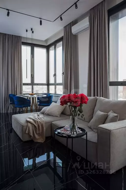 2-к кв. Тюменская область, Тюмень ул. Усиевича, 16 (88.8 м) - Фото 1