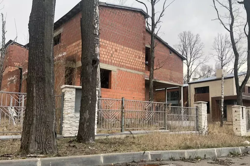 Коттедж в Москва д. Бачурино, проезд Тюляевский, 7 (450 м) - Фото 1