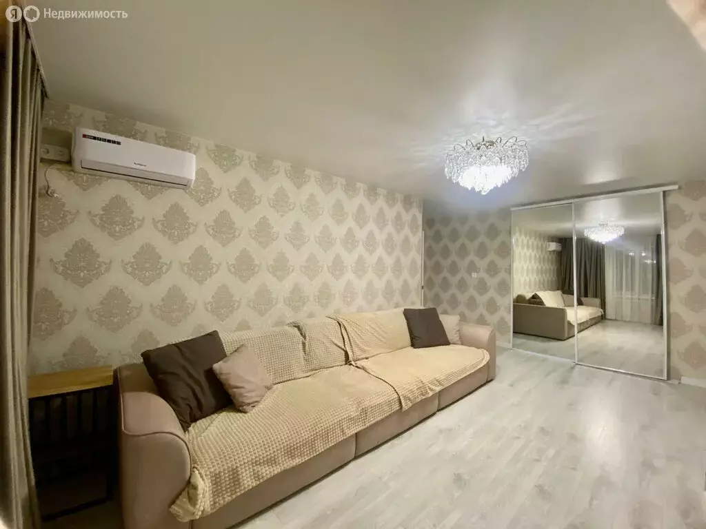 3-комнатная квартира: Волгоград, микрорайон Тулака, улица Карла ... - Фото 1