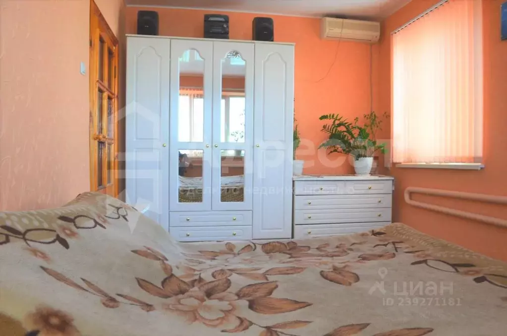 Дом в Волгоградская область, Волгоград Крутая ул. (179 м) - Фото 1