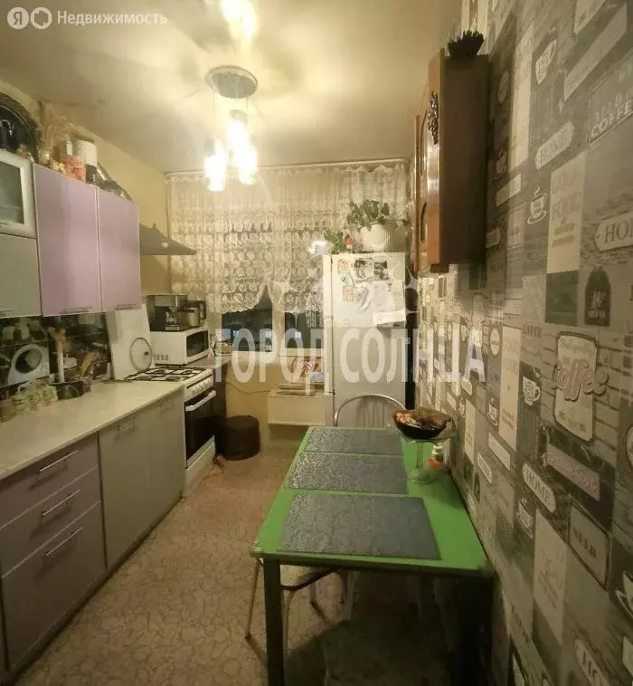 3-комнатная квартира: Омск, микрорайон Радуга, улица Жуковского, 31/1 ... - Фото 1