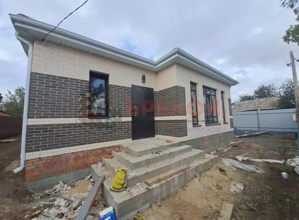 Дом в Ростовская область, Батайск Кавказская ул. (101 м) - Фото 1