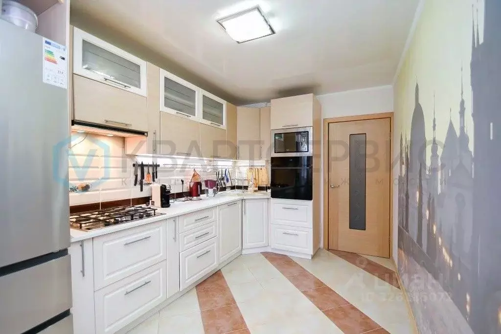 4-к кв. Омская область, Омск ул. Красный Путь, 18 (72.8 м) - Фото 1